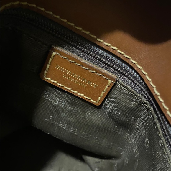 Authentic Burberry Vintage Crossbody - Picture 11 of 13